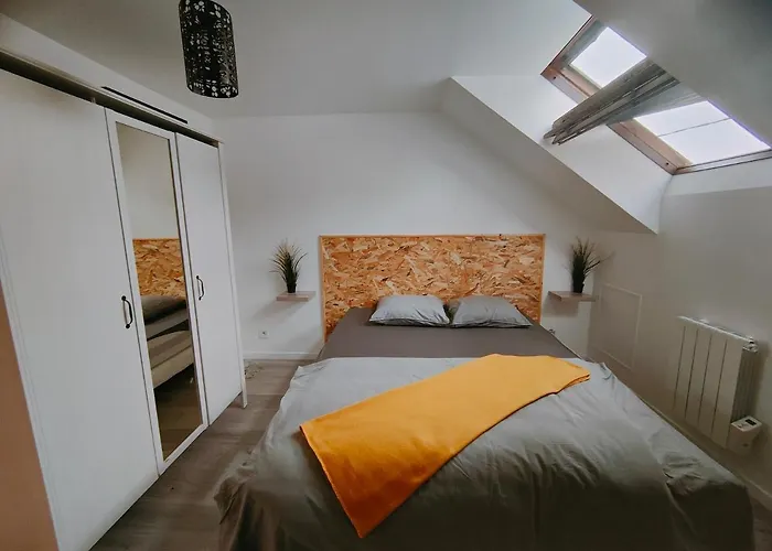 Les Lofts De Provins: Apt 7
